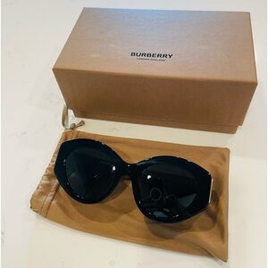 Stylish black color Burberry’s sunglasses.
